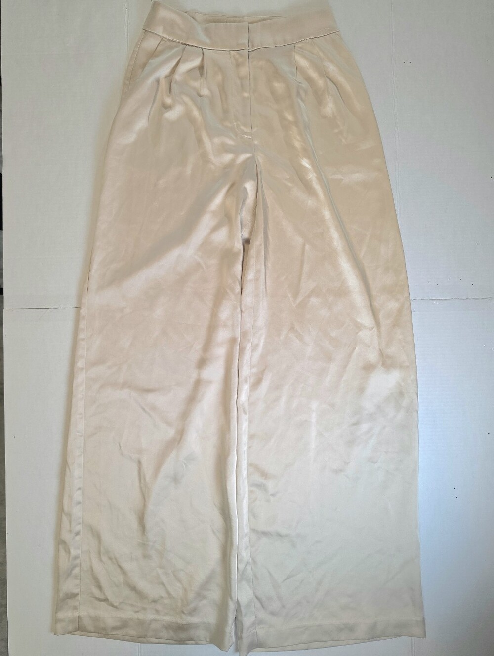 Express Stylist Super High Waisted Pleated Wide Leg Cream Sz 2 Regular